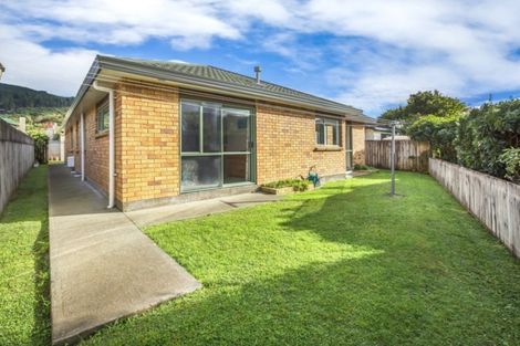 Photo of property in 80a Oxford Street, Tawa, Wellington, 5028