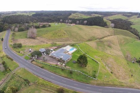 Photo of property in 118 Upper Orewa Road, Wainui, Silverdale, 0992
