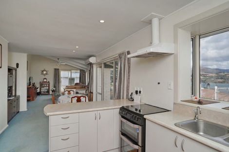 Photo of property in 5 Cornwall Road, Lyttelton, 8082