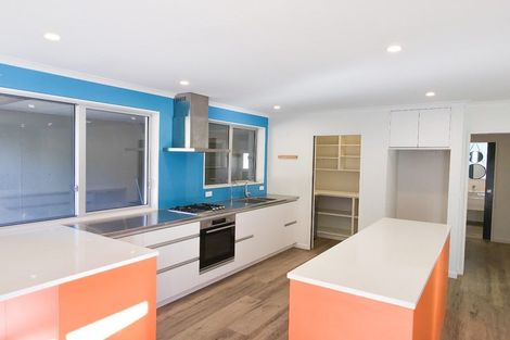 Photo of property in 22 Alexander Street, Waikanae, 5036