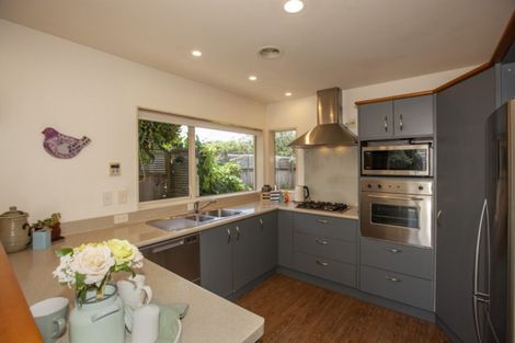 Photo of property in 4 Pukatea Close, Raumati Beach, Paraparaumu, 5032