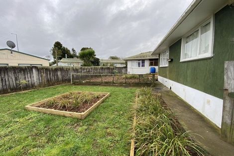 Photo of property in 3 Tiroroa Avenue, Te Atatu South, Auckland, 0610