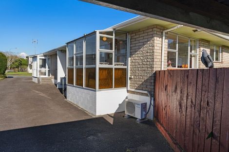 Photo of property in 2/4 Severn Place, Spotswood, New Plymouth, 4310