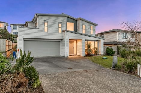 Photo of property in 3 Tuangi Street, Long Bay, Auckland, 0630