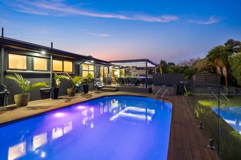 Photo of property in 16 Clyside Avenue, Half Moon Bay, Auckland, 2012