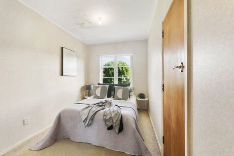 Photo of property in 4 Bracken Road, Newlands, Wellington, 6037