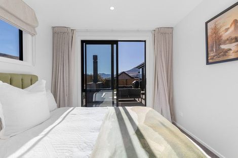 Photo of property in 32 Plough Street, Jacks Point, 9371