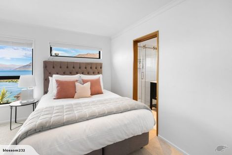 Photo of property in 5a Bolton Lane, Queenstown, 9300