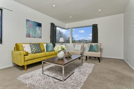 Photo of property in 10 Camilla Grove, Totara Vale, Auckland, 0629