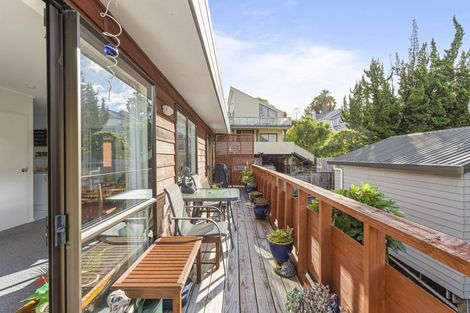 Photo of property in 4/244 Onewa Road, Birkenhead, Auckland, 0626
