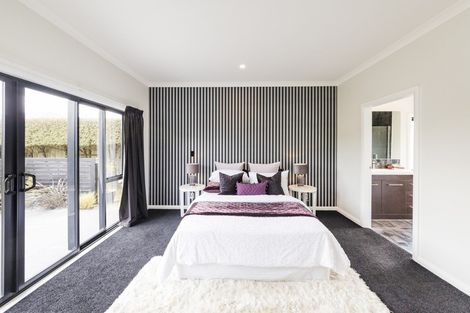 Photo of property in 6 Manhattan Court, Kelvin Grove, Palmerston North, 4414