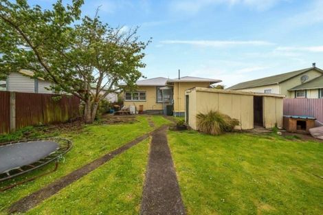 Photo of property in 21 Disraeli Street, Hawera, 4610