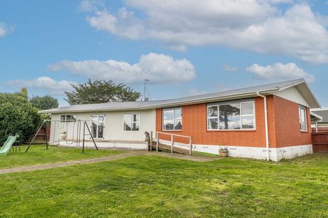Photo of property in 15 Poaka Avenue, Dinsdale, Hamilton, 3204