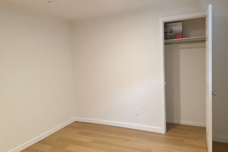 Photo of property in 14 Easton Park Parade, Glenfield, Auckland, 0629