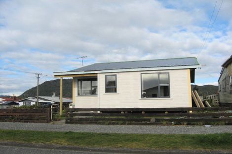 Photo of property in 25 Blake Street, Blaketown, Greymouth, 7805