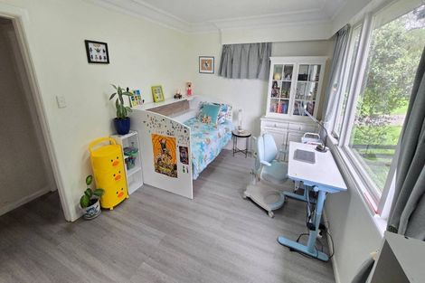 Photo of property in 15 Sherwood Avenue, Te Atatu South, Auckland, 0610