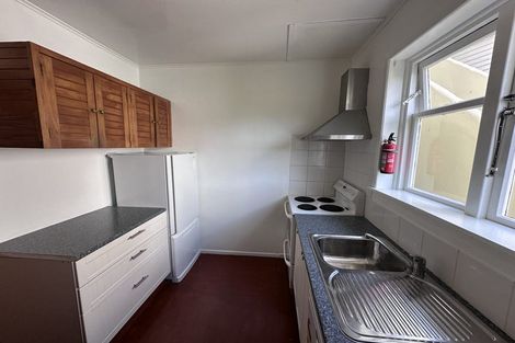 Photo of property in 2/20 Saint Michaels Crescent, Kelburn, Wellington, 6012