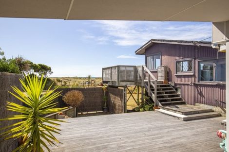 Photo of property in 47 Blue Pacific Parade, Riversdale Beach, Masterton, 5872
