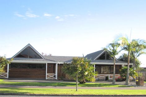 Photo of property in 24 Charles Prevost Drive, The Gardens, Auckland, 2105