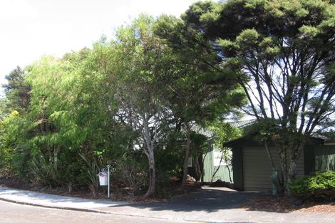 Photo of property in 9 Amelia Place, Beach Haven, Auckland, 0626