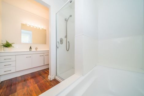 Photo of property in 17 Swansea Street, Hokowhitu, Palmerston North, 4410