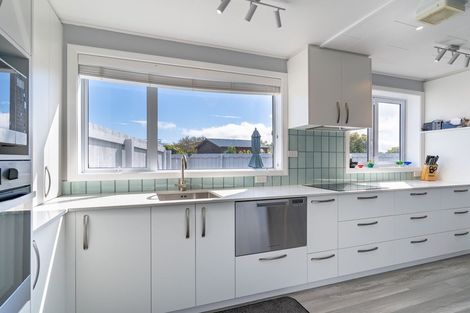 Photo of property in 99a Easther Crescent, Kew, Dunedin, 9012