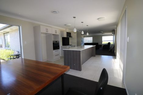 Photo of property in 12 Castleton Way, Flagstaff, Hamilton, 3210