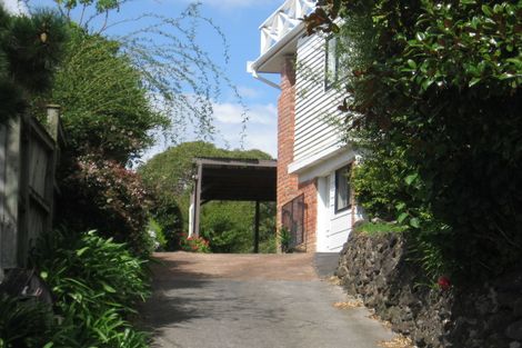 Photo of property in 2/114 Browns Bay Road, Rothesay Bay, Auckland, 0630