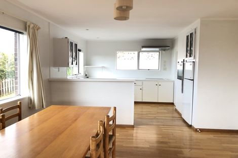 Photo of property in 2/127 Stapleford Crescent, Browns Bay, Auckland, 0630