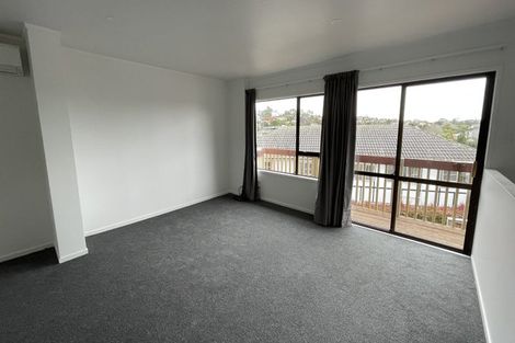 Photo of property in 2/15 Louise Place, Browns Bay, Auckland, 0630