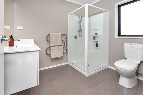 Photo of property in 3 Sando Way, One Tree Point, 0118