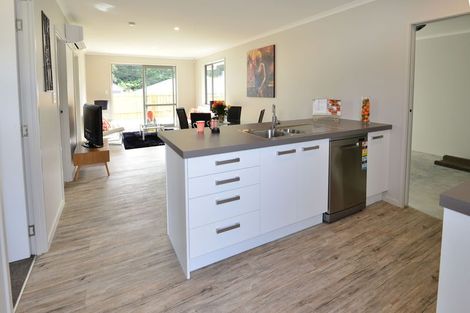 Photo of property in 41 Crabb Fields Lane, Riverhead, 0820