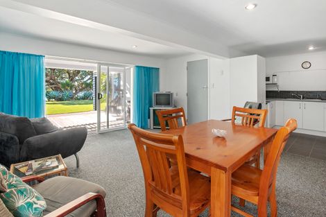 Photo of property in 40 Roretana Drive, Athenree, Katikati, 3177