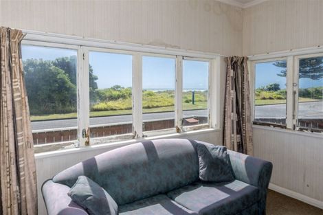 Photo of property in 26 Marine Parade, Otaki Beach, Otaki, 5512