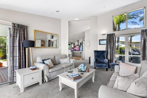 Photo of property in 22 Mamaku Drive, One Tree Point, 0118