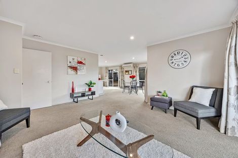 Photo of property in 13 Bridgehead Cove, West Harbour, Auckland, 0618