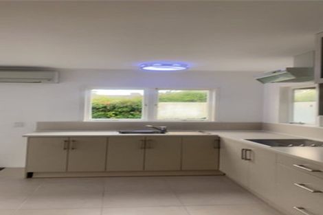 Photo of property in 2/302 Pakuranga Road, Pakuranga Heights, Auckland, 2010