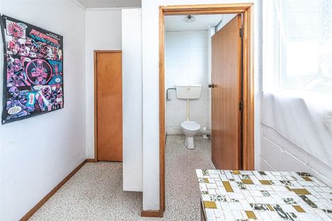 Photo of property in 16 Swinbourne Street, Waverley, 4510