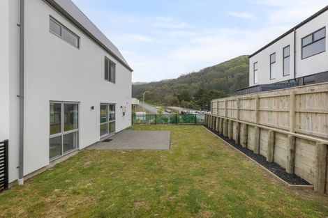 Photo of property in 60 Hokioi Drive, Kenepuru, Porirua, 5022