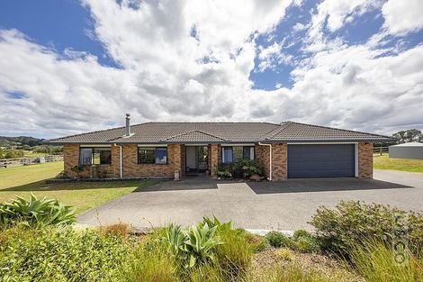 Photo of property in 118 Cottle Road, Taupaki, Henderson, 0782