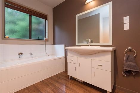 Photo of property in 13 Windsor Drive, Britannia Heights, Nelson, 7010