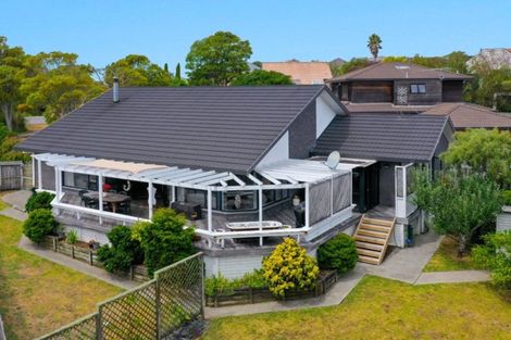 Photo of property in 16 Chiania Place, Somerville, Auckland, 2014