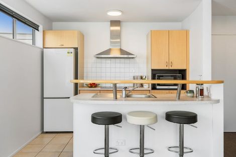 Photo of property in Bay Palms Apartments, 2/30c Bute Road, Browns Bay, Auckland, 0630