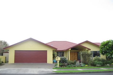 Photo of property in 6 Taylor Place, Merrilands, New Plymouth, 4312