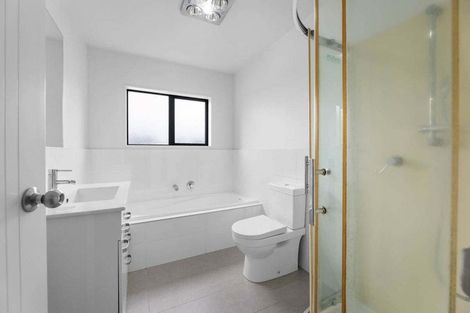 Photo of property in 27a Keegan Drive, Massey, Auckland, 0614