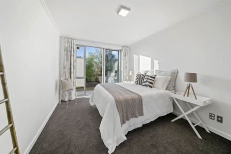 Photo of property in 19 Luxton Place, Mount Pleasant, Christchurch, 8081