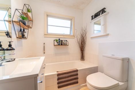 Photo of property in 14 Cross Street, Geraldine, 7930