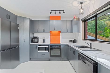 Photo of property in 6 Moana View Road, Waikawa, Picton, 7220