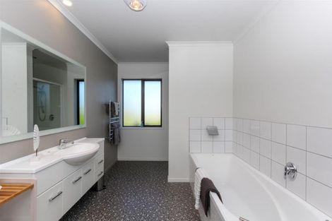 Photo of property in 24 Redwood Crescent, Hurdon, New Plymouth, 4310