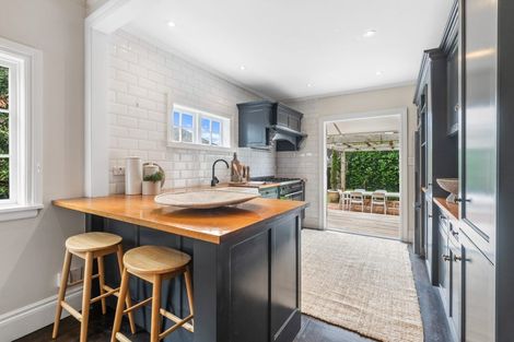 Photo of property in 1/2 Calliope Road, Devonport, Auckland, 0624